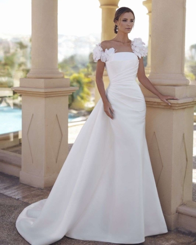 Amerikanisches Hochzeitskleider - Enzoani Brautkleider bei Say Jess Dein Brautladen für exklusive Brautmode und Accessoires