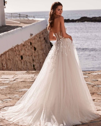 Enzoani Brautkleider bei Say Jess Dein Brautladen für exklusive Brautmode und Accessoires -Amerikanisches Hochzeitskleider