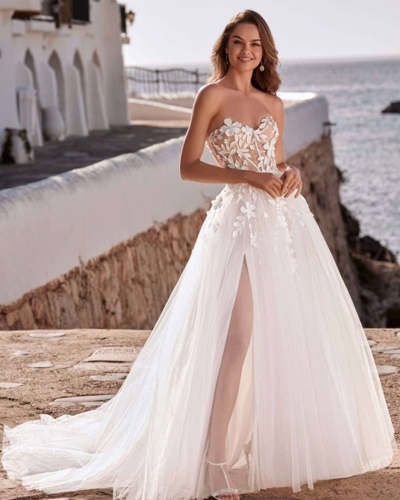 Amerikanisches Hochzeitskleider - Enzoani Brautkleider bei Say Jess Dein Brautladen für exklusive Brautmode und Accessoires