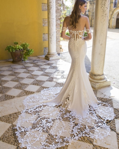 Amerikanisches Hochzeitskleider - Enzoani Brautkleider bei Say Jess Dein Brautladen für exklusive Brautmode und Accessoires