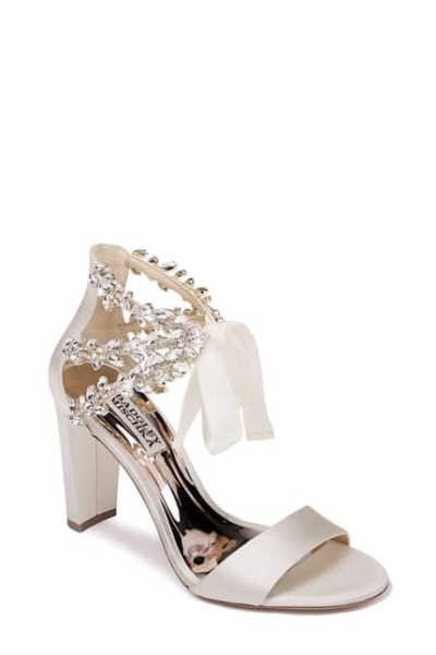 Badgley Mischka Schuhe - Brautmode Rodgau - Say Jess Dein Brautladen für exklusive Brautmode und Accessoires - Frankfurt a.M., Aschaffenburg, Wiesbaden, Offenbach, Mainz, Darmstadt, Hanau, Heidelberg