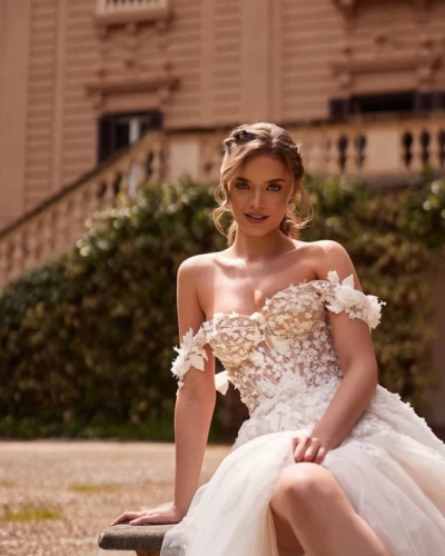 DAMA Couture Brautkleider - Brautmode Rodgau - Say Jess Dein Brautladen für exklusive Brautmode und Accessoires - Handgefertige polnische Brautmode A-Linie mit Carmen Träger