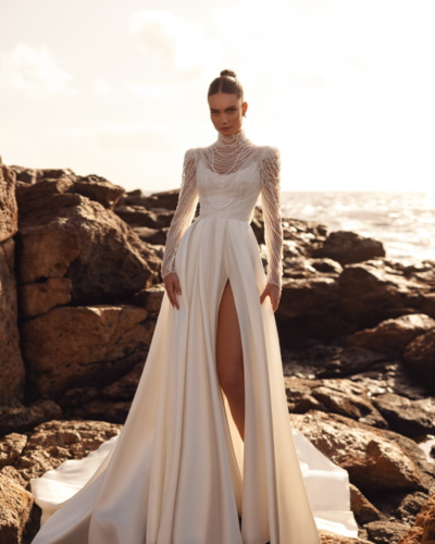 DAMA Couture Brautkleider - Brautmode Rodgau - Say Jess Dein Brautladen für exklusive Brautmode und Accessoires - Handgefertige polnische Brautmode A-Linie clean mit Perlen