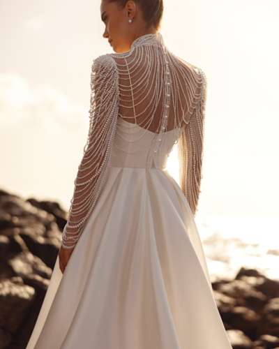 DAMA Couture Brautkleider - Brautmode Rodgau - Say Jess Dein Brautladen für exklusive Brautmode und Accessoires - Handgefertige polnische Brautmode A-Linie clean mit Perlen