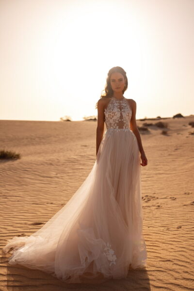 DAMA Couture Brautkleider - Brautmode Rodgau - Say Jess Dein Brautladen für exklusive Brautmode und Accessoires - Handgefertige polnische Brautmode A-Linie mit Softtüll und Neckholder