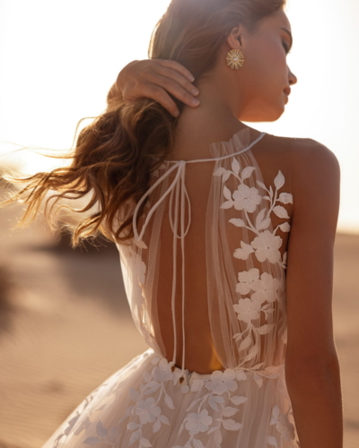 DAMA Couture Brautkleider - Brautmode Rodgau - Say Jess Dein Brautladen für exklusive Brautmode und Accessoires - Handgefertige polnische Brautmode A-Linie mit Softtüll und Neckholder