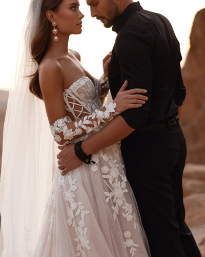 DAMA Couture Brautkleider - Brautmode Rodgau - Say Jess Dein Brautladen für exklusive Brautmode und Accessoires - Handgefertige polnische Brautmode A-Linie mit Corsage