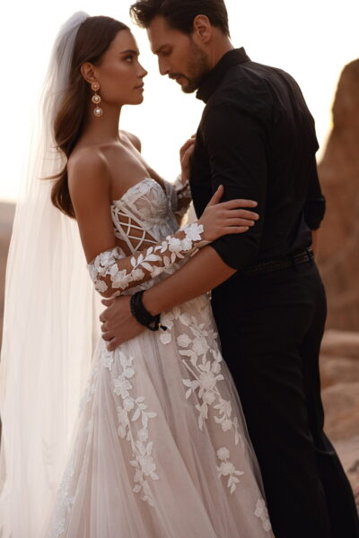 DAMA Couture Brautkleider - Brautmode Rodgau - Say Jess Dein Brautladen für exklusive Brautmode und Accessoires - Handgefertige polnische Brautmode A-Linie mit Corsage