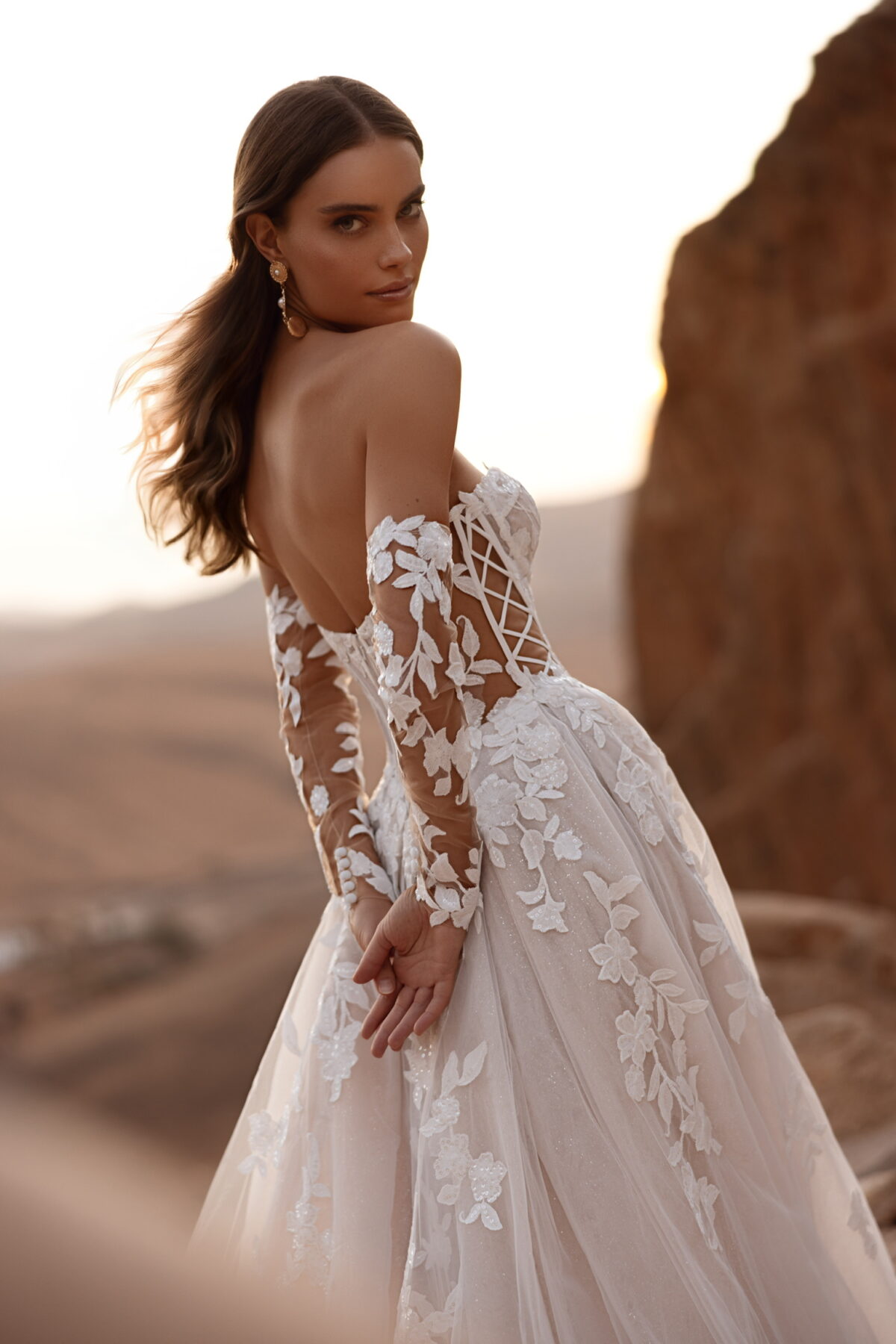 DAMA Couture Brautkleider - Brautmode Rodgau - Say Jess Dein Brautladen für exklusive Brautmode und Accessoires - Handgefertige polnische Brautmode A-Linie mit Corsage