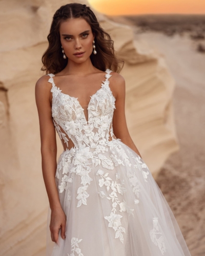 DAMA Couture Brautkleider - Brautmode Rodgau - Say Jess Dein Brautladen für exklusive Brautmode und Accessoires - Handgefertige polnische Brautmode A-Linie mit Spitze