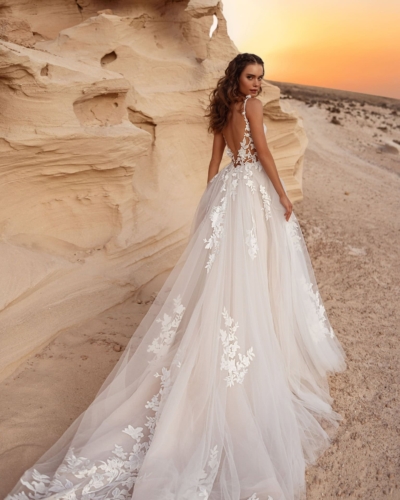 DAMA Couture Brautkleider - Brautmode Rodgau - Say Jess Dein Brautladen für exklusive Brautmode und Accessoires - Handgefertige polnische Brautmode A-Linie mit Spitze