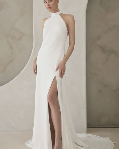 Belgische Brautmode von Jarice - Brautmode Rodgau - Say Jess Dein Brautladen für exklusive Brautmode und Accessoires Fit & Flare clean Neckholder