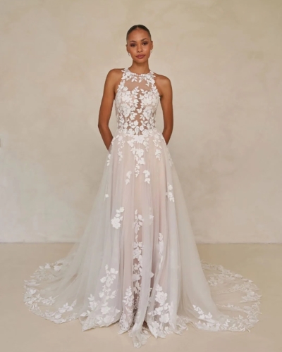 Madi Lane Brautkleider - Brautmode Rodgau - Say Jess Dein Brautladen für exklusive Brautmode und Accessoires für Frankfurt a.M., Aschaffenburg, Wiesbaden, Offenbach, Mainz, Darmstadt, Hanau, Heidelberg Australische Brautkleider A-Linie Linie hochgeschlossen