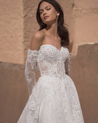 Luxus-Hochzeitskleider – Enzoani Brautkleider bei Say Jess Dein Brautladen für exclusive Brautmode und Accessoires- Amerikanisches Hochzeitskleid A-Linie, Herzausschnitt und Ärmel Front Seite