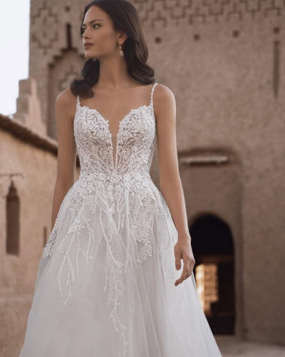 Luxus-Hochzeitskleider – Enzoani Brautkleider bei Say Jess Dein Brautladen für exclusive Brautmode und Accessoires- Amerikanisches Hochzeitskleid A-Linie Glitzer Softtüll
