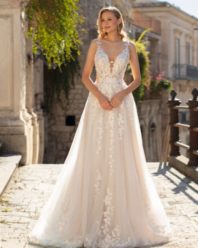 Belgische Brautmode von Jarice - Brautmode Rodgau - Say Jess Dein Brautladen für exklusive Brautmode und Accessoires A-Linie Softtüll Blütenspitze