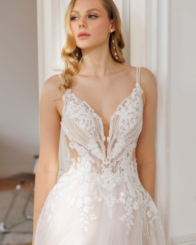 Belgische Brautmode von Jarice - Brautmode Rodgau - Say Jess Dein Brautladen für exklusive Brautmode und Accessoires A-Linie Softtüll V-Ausschnitt