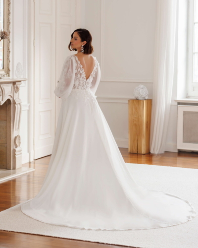 Belgische Brautmode von Jarice - Brautmode Rodgau - Say Jess Dein Brautladen für exklusive Brautmode und Accessoires A-Linie Tüll Ärmel curvy