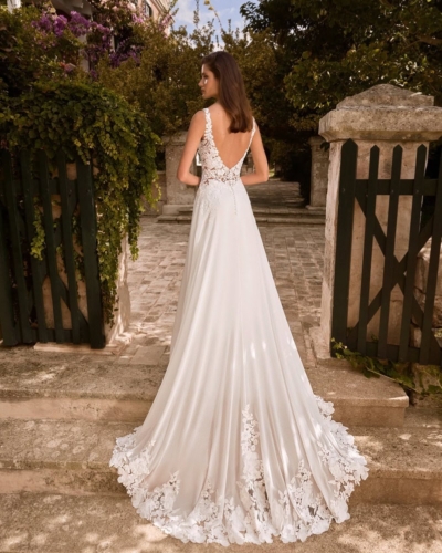 Alberto Palatchi Brautkleider - Brautmode Rodgau - Say Jess Dein Brautladen für exklusive Brautmode und Accessoires - Spanische Hochzeitsmode Chiffon Kleid mit Spitzen Oberteil und Cut Out